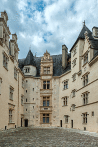 vue de la court interne du château de Pau